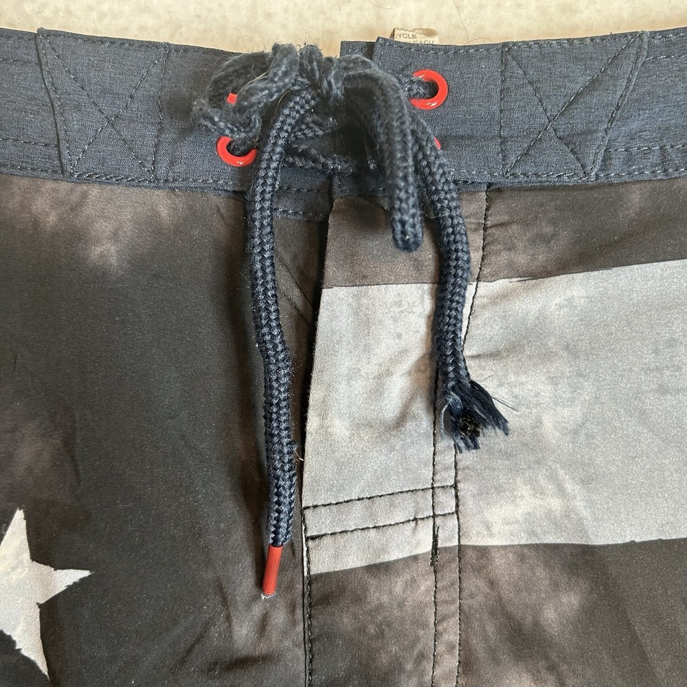 Travis Mathew Men's Board Shorts Trunks Athletics 10" Inseam Stars Gray Size 36 - Picture 3 of 16